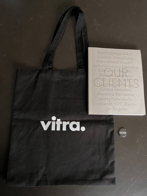 Vitra Set Met Catalogus, Tote Bag En Button