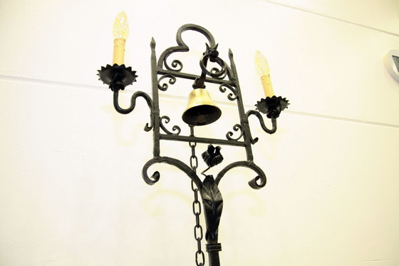 Image 1 of Vloerlamp Butler Bell Ijzer Messing Dimbaar Uniek Retro Antiek