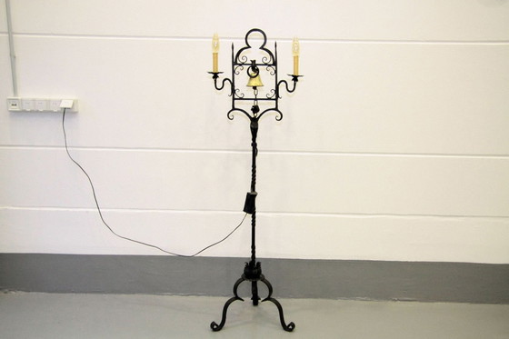 Image 1 of Vloerlamp Butler Bell Ijzer Messing Dimbaar Uniek Retro Antiek