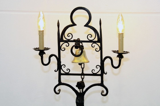 Image 1 of Vloerlamp Butler Bell Ijzer Messing Dimbaar Uniek Retro Antiek