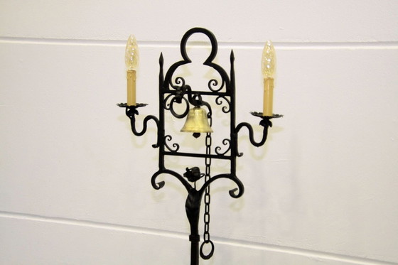 Image 1 of Vloerlamp Butler Bell Ijzer Messing Dimbaar Uniek Retro Antiek