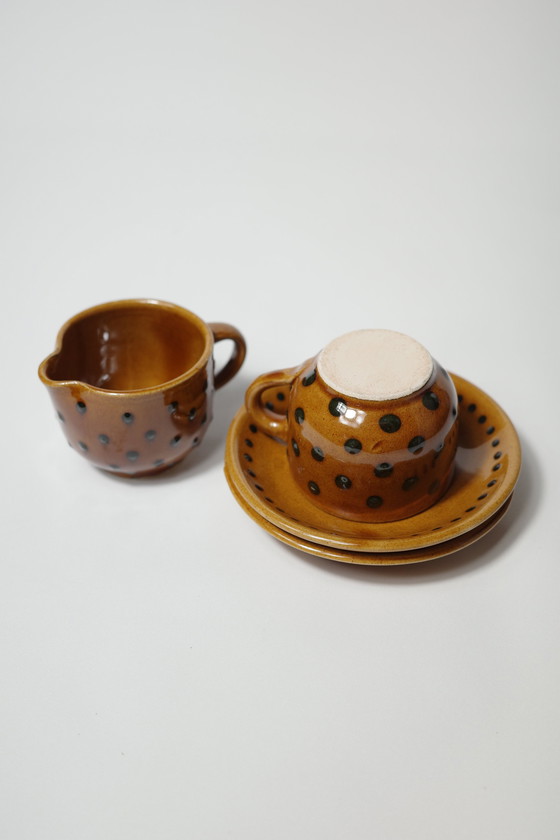 Image 1 of Keramische Koffiekop & Creamer Set Met Schotels | Geglazuurd Polka Dot Steengoed | Vintage Mid Century Modern