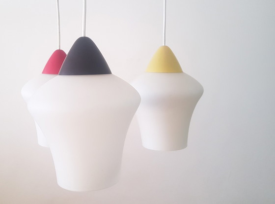 Image 1 of Vintage Jaren '50 Hanglamp In Opaline Glas En Metaal