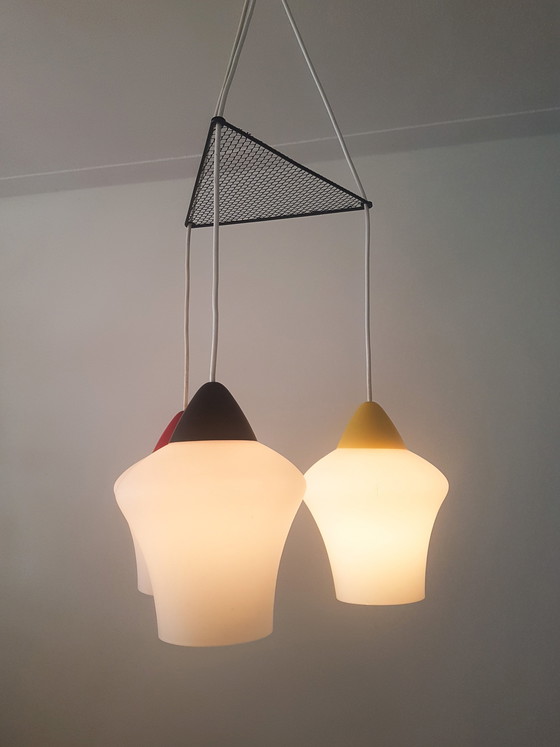 Image 1 of Vintage Jaren '50 Hanglamp In Opaline Glas En Metaal