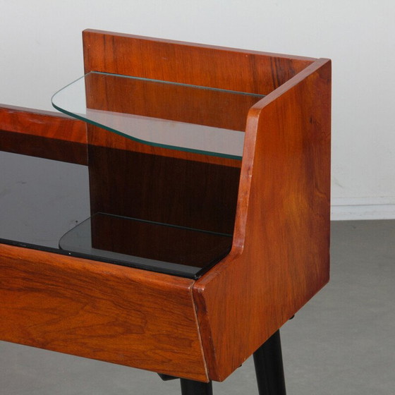 Image 1 of Vintage houten bureau met 2 verdiepingen en glas, 1960