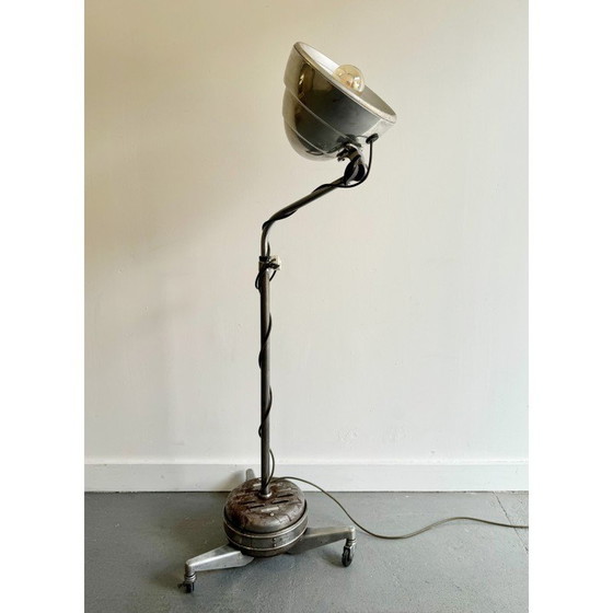 Image 1 of Vintage uitschuifbare medische vloerlamp op wielen, 1930