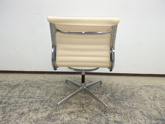 Image 1 of Hermann Miller Ea 105 Vitra Eames design fauteuil leren stoel bureaustoel q