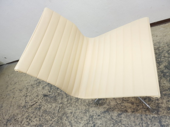 Image 1 of Hermann Miller Ea 105 Vitra Eames design fauteuil leren stoel bureaustoel q