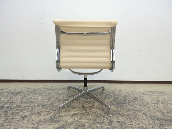 Image 1 of Hermann Miller Ea 105 Vitra Eames design fauteuil leren stoel bureaustoel q