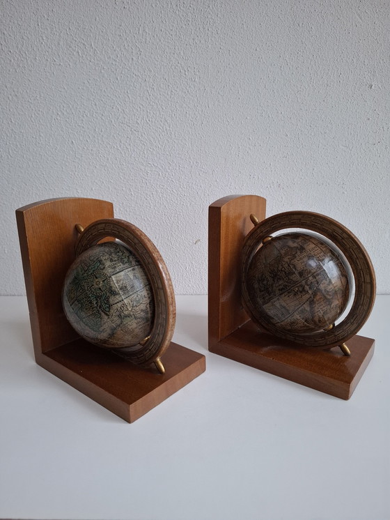 Image 1 of Paar Houten Boekensteunen Globe Werldbol