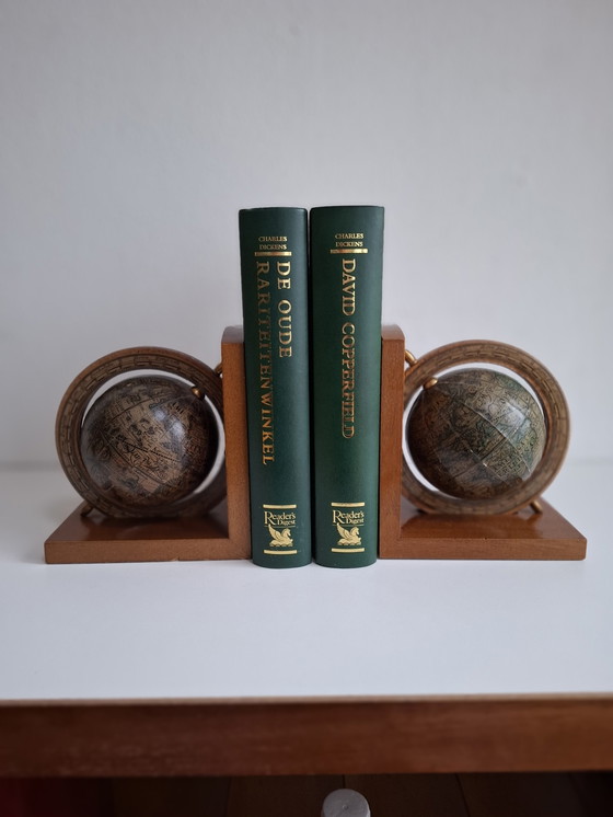 Image 1 of Paar Houten Boekensteunen Globe Werldbol