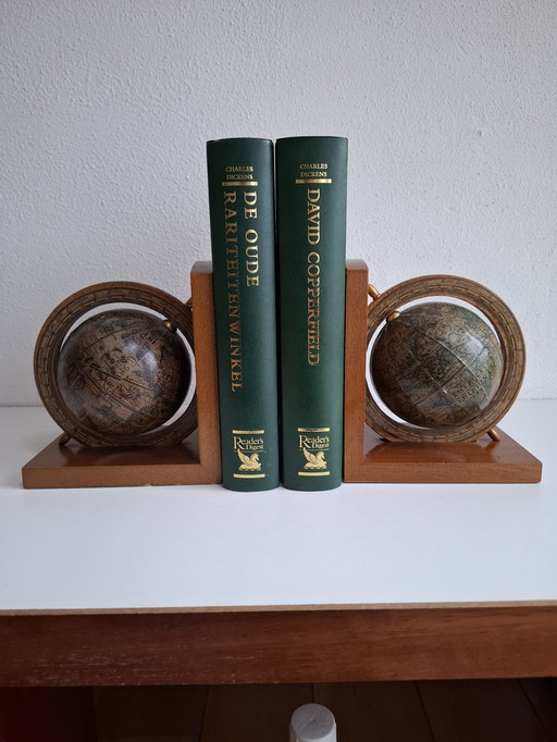 Paar Houten Boekensteunen Globe Werldbol