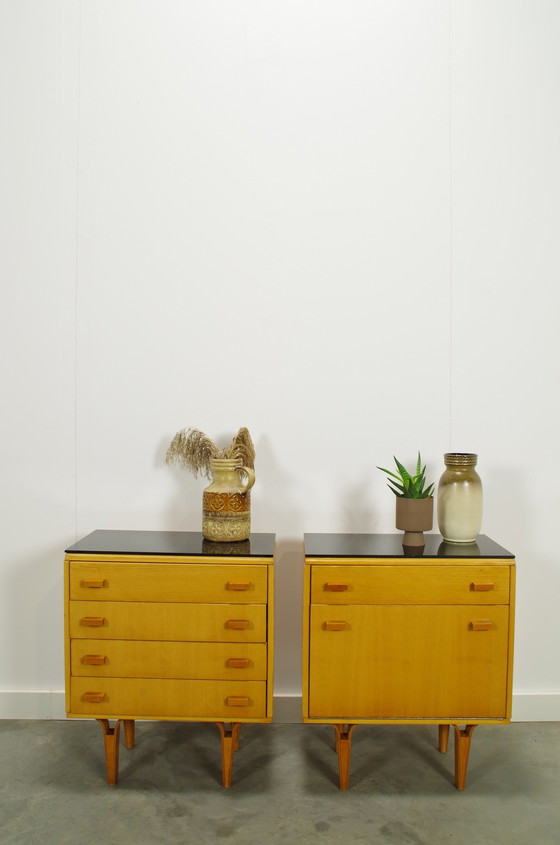 Image 1 of 2x Vintage Mezulanek nachtkastje