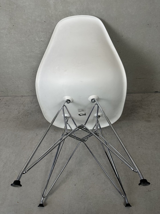 Image 1 of 2x Eames design DSR stoelen - Vitra