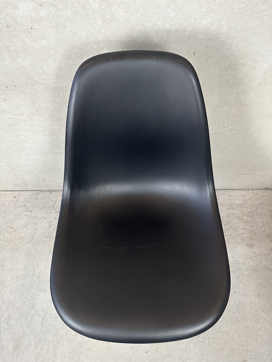 Image 1 of 2x Eames design DSR stoelen - Vitra