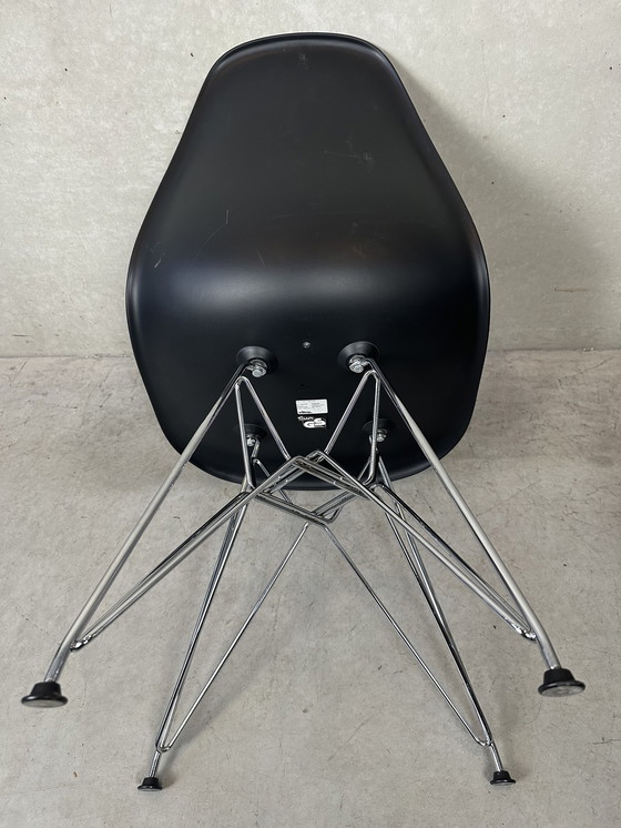 Image 1 of 2x Eames design DSR stoelen - Vitra