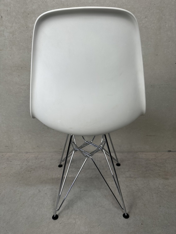 Image 1 of 2x Eames design DSR stoelen - Vitra