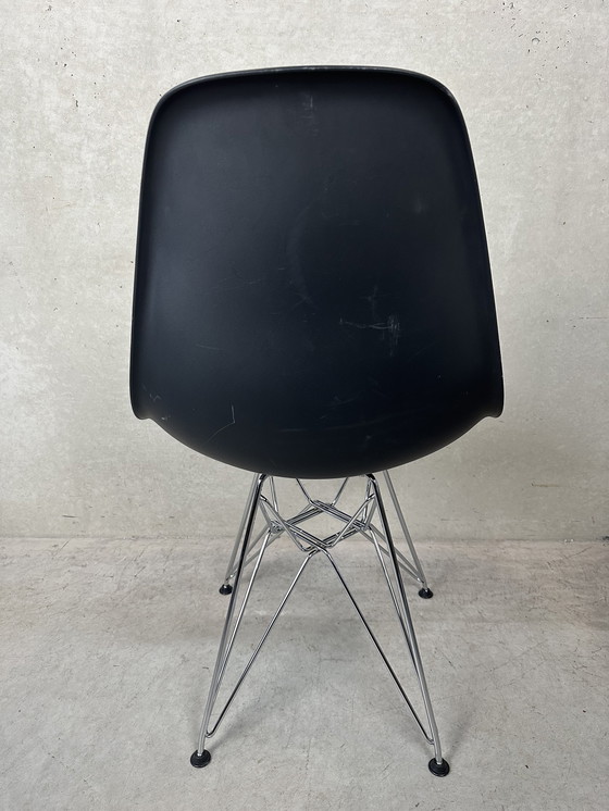 Image 1 of 2x Eames design DSR stoelen - Vitra