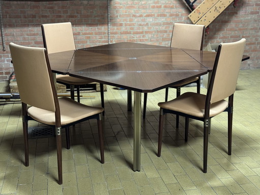 Tecno Milano T92 uitschuifbare eettafel en stoelen van Eugenio Gerli