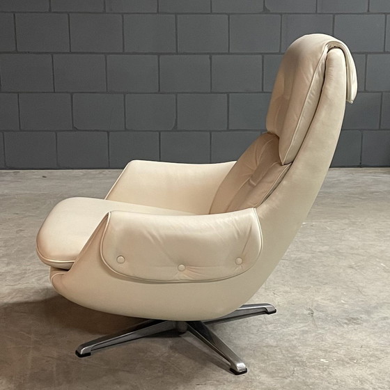 Image 1 of Vintage Lederen Draaifauteuil Met Hocker – Gustav Thams – Jaren 60