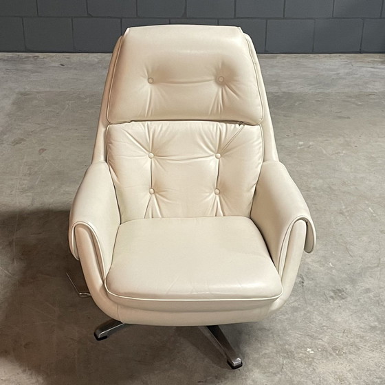 Image 1 of Vintage Lederen Draaifauteuil Met Hocker – Gustav Thams – Jaren 60