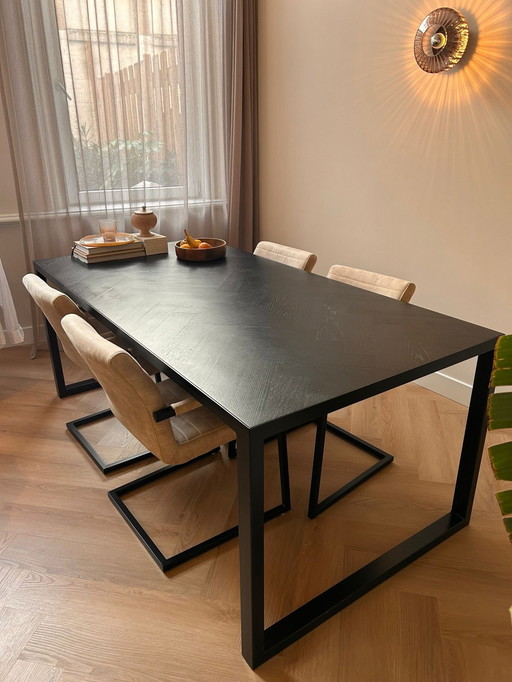 Visgraat Eettafel