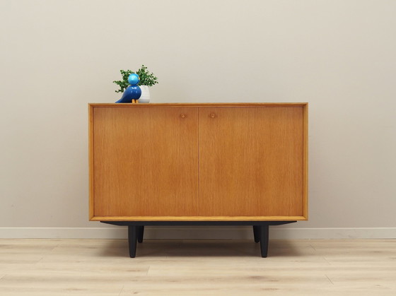 Image 1 of Essenhouten kabinet, Zweeds ontwerp, 1970S, Productie: Zweden