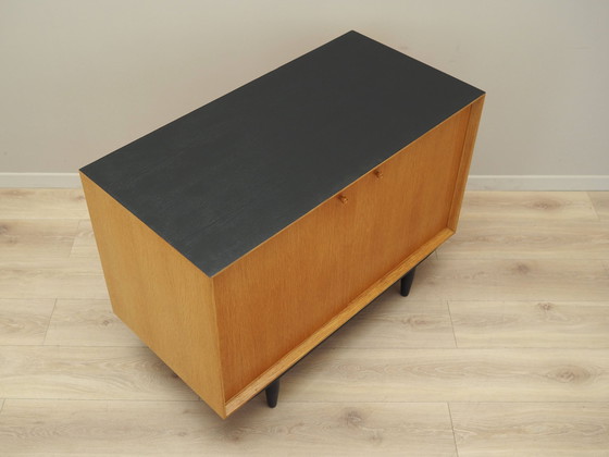 Image 1 of Essenhouten kabinet, Zweeds ontwerp, 1970S, Productie: Zweden