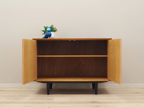 Image 1 of Essenhouten kabinet, Zweeds ontwerp, 1970S, Productie: Zweden