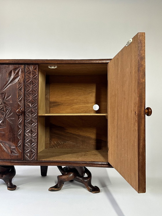 Image 1 of Congolees gesneden kabinet, 1950S