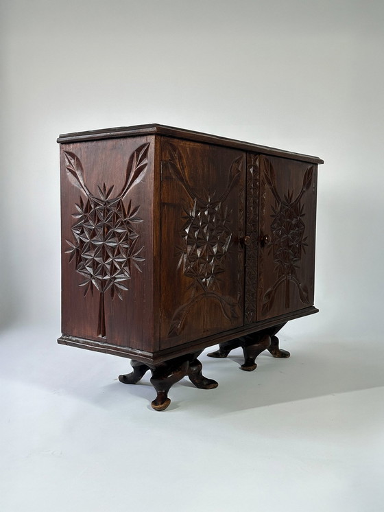 Image 1 of Congolees gesneden kabinet, 1950S