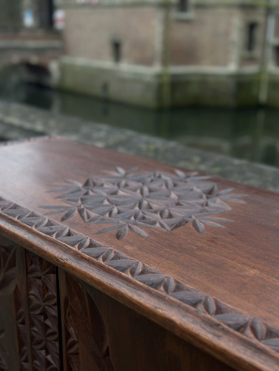 Image 1 of Congolees gesneden kabinet, 1950S