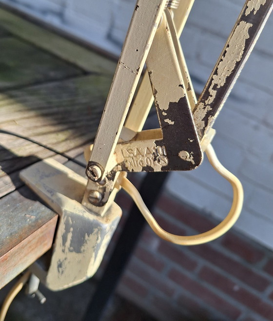 Image 1 of Zweedse Vintage Industriële Architectenlamp Lsa A101 Extra 01. Zandkleurige Bureaulamp Met Klem 1960