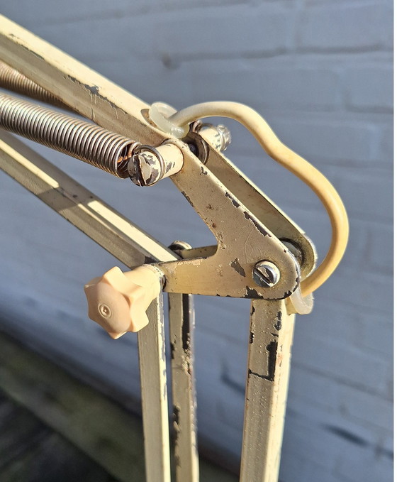 Image 1 of Zweedse Vintage Industriële Architectenlamp Lsa A101 Extra 01. Zandkleurige Bureaulamp Met Klem 1960