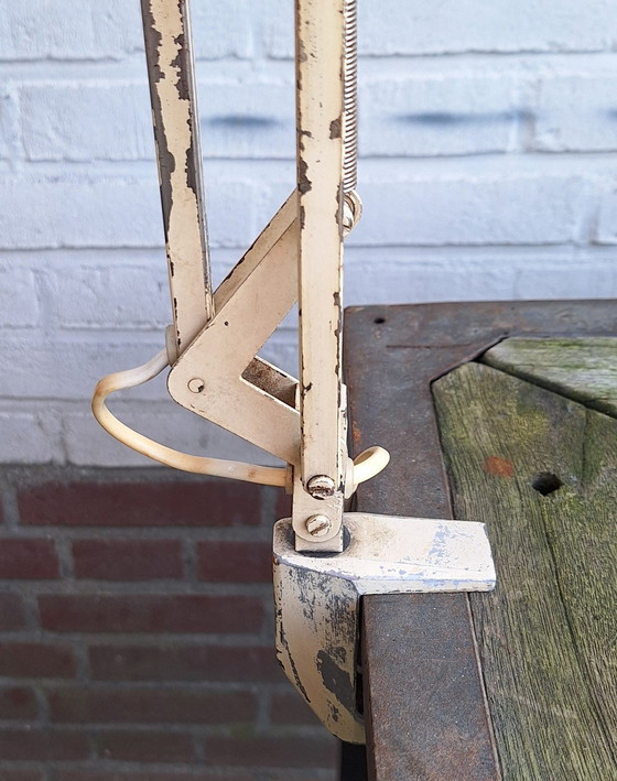 Image 1 of Zweedse Vintage Industriële Architectenlamp Lsa A101 Extra 01. Zandkleurige Bureaulamp Met Klem 1960