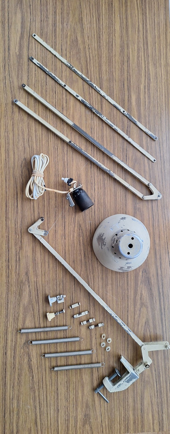 Image 1 of Zweedse Vintage Industriële Architectenlamp Lsa A101 Extra 01. Zandkleurige Bureaulamp Met Klem 1960