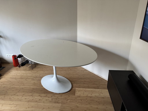 Saarinen Tafel