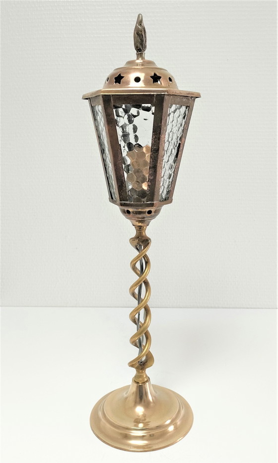 Image 1 of Gedraaide messing en glazen lamp Begin 20e eeuw