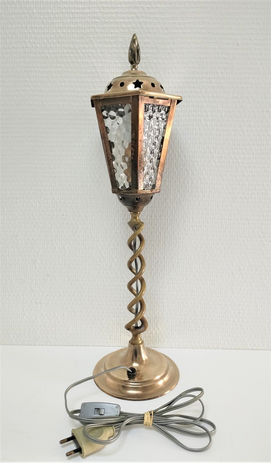 Image 1 of Gedraaide messing en glazen lamp Begin 20e eeuw