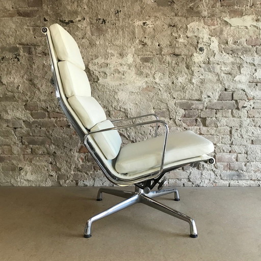 Ea 124 Door Eames Voor Vitra Softpad