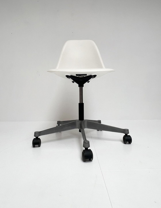 Image 1 of Vitra Eames Bureaustoel, Na 2000