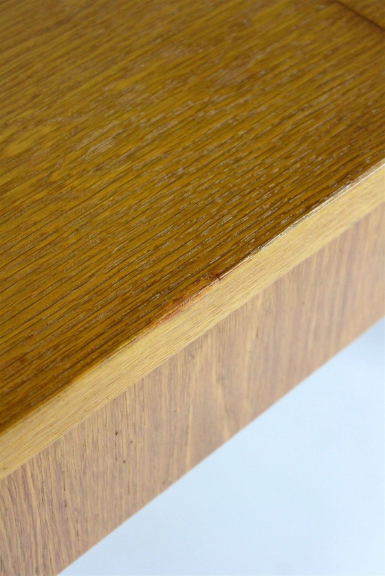 Image 1 of Gerestaureerde eikenhouten uitschuifbare eettafel van Jindřich Halabala, 1950S