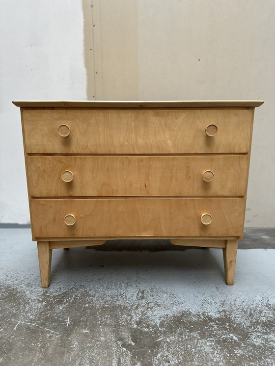 Image 1 of Mid Century Fosby Verken Vernieuwd Berken Dressoir