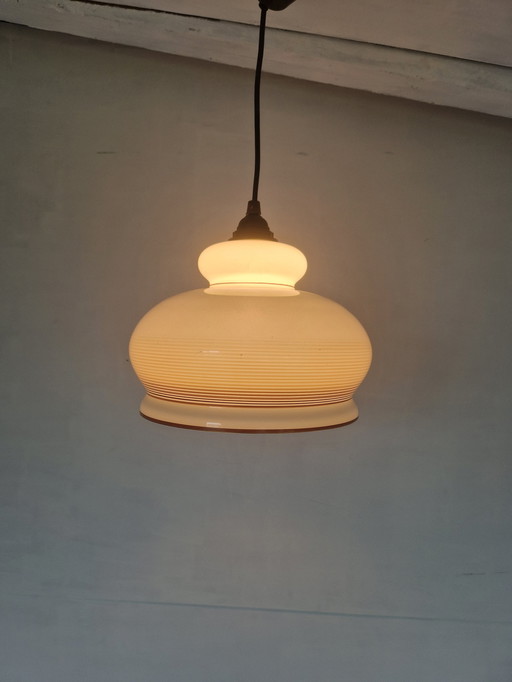 Vintage glazen hanglamp uit 1970