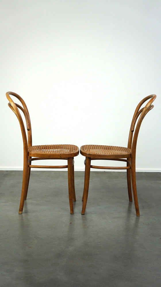 Image 1 of 2 x bruine vintage Thonet/ bistro stoel met gevlochten zitting