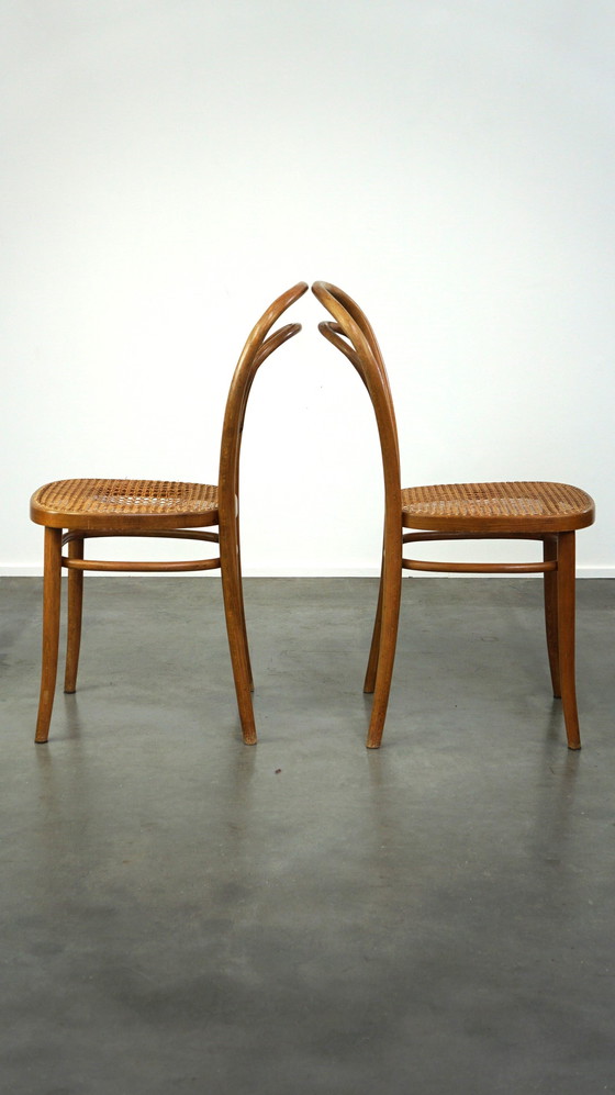 Image 1 of 2 x bruine vintage Thonet/ bistro stoel met gevlochten zitting