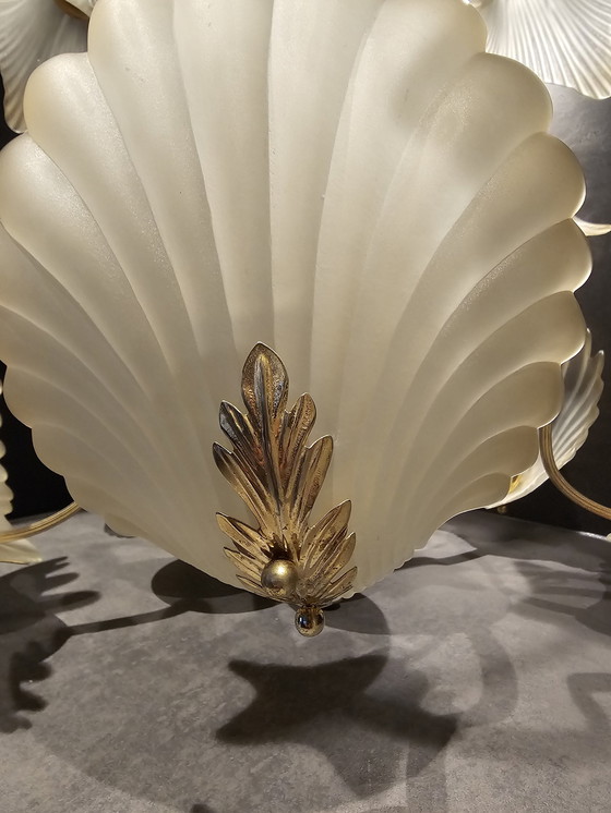 Image 1 of Messing Luster Met Frosted Glas Schelpen En Kelken