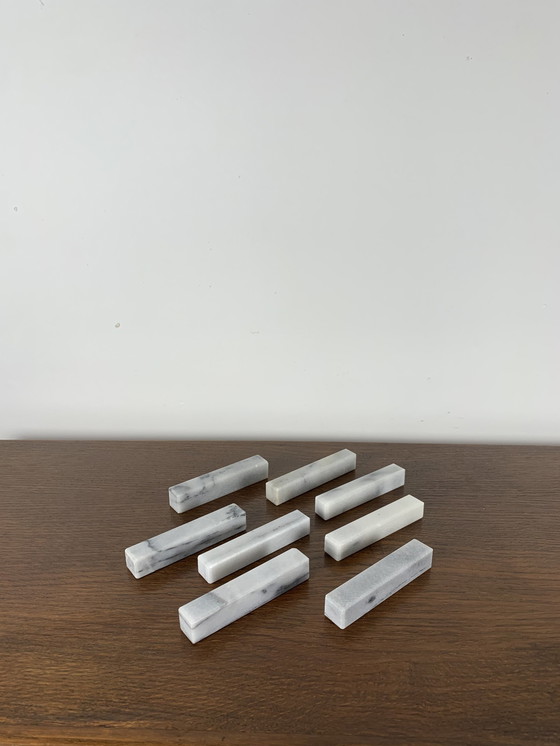 Image 1 of Set van 8 minimalistische wit marmeren messenhouders