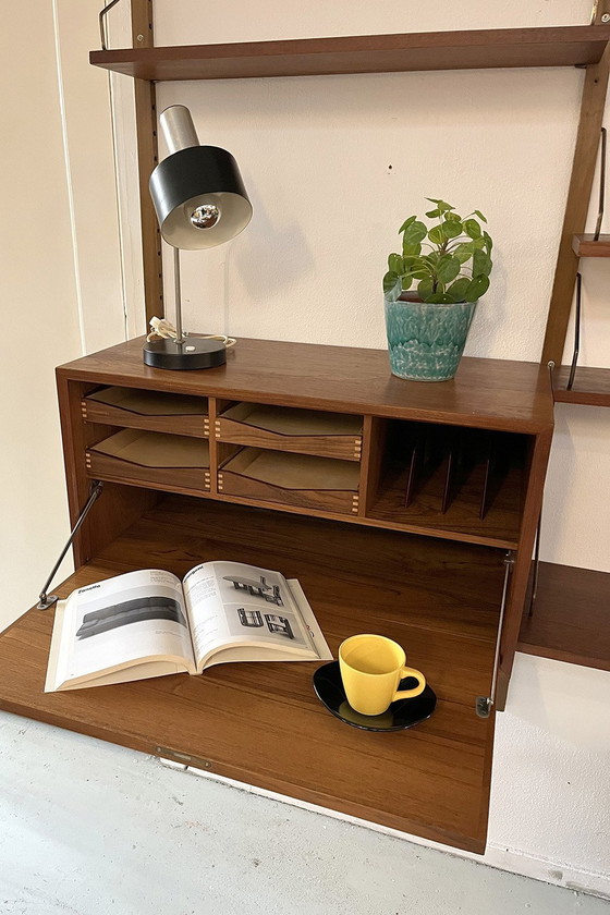 Image 1 of Poul Cadovius Wandsysteem; 1 Kastje, 4 Staanders En 10 Planken