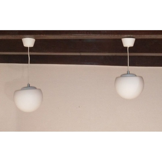 Image 1 of Paar vintage ''demi sphère'' opaline hanglampen, 1960